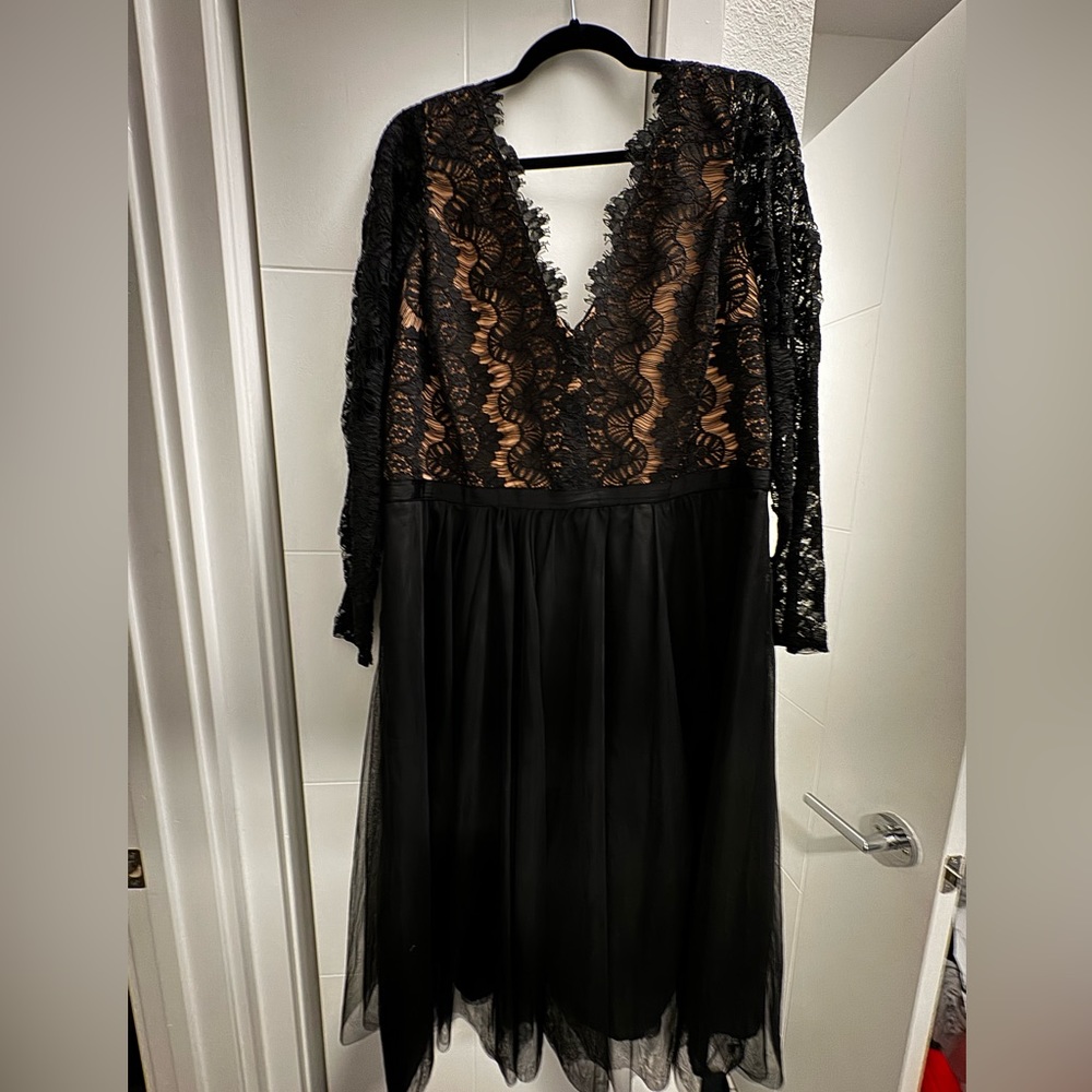 City chic long sleeve dress. Perfect for prom, wedding guest, bachelorette party